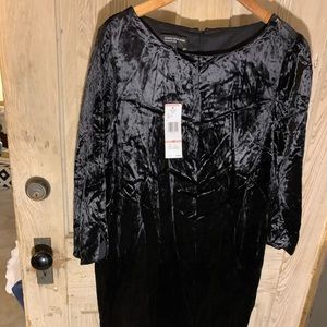 Jones is New York collection black dress!